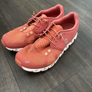 On cloud running shoes, size 8